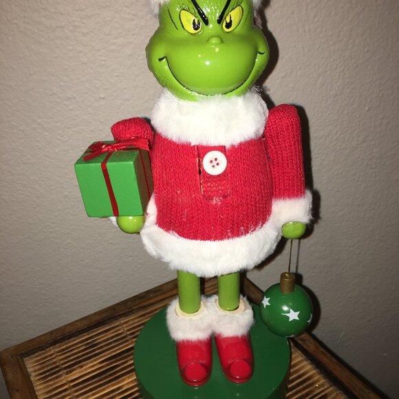 The Grinch Christmas Nutcracker - So Cute About 11 Inches tall - Picture 2 of 3
